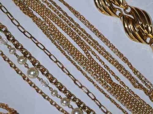 Vintage Costume jewelry - Necklaces - 4 Pieces