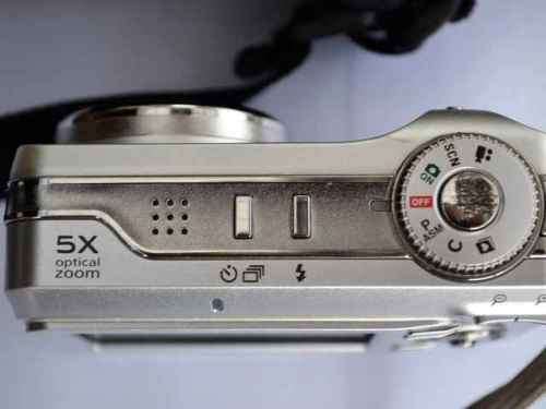 Kodak C875  EasyShare Digital Camera with bag - Untested