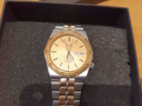 SEIKO 8229-8010 outstanding condition