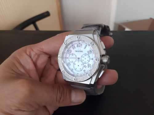 Tw steel watch read description