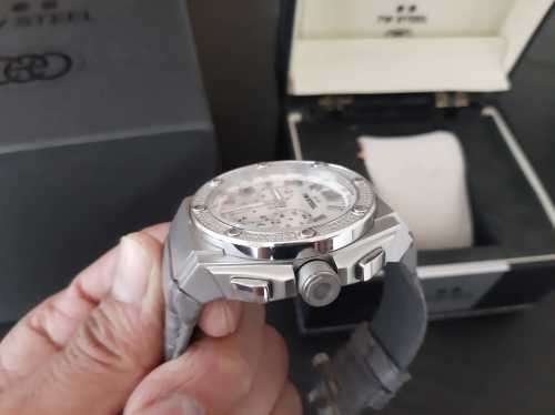 Tw steel watch read description