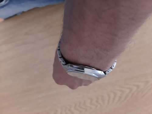 Citizen titanium watch working