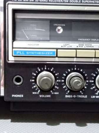 Vintage Panasonic RF-3100L / DR31. FM-LW-MW-SW. 32 BAND RECEIVER. SW DOUBLE SUPERHETERODYNE.