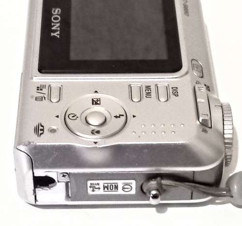 Sony Cyber-shot 7.2MP DSC-S650 Digital Camera in Working Condition