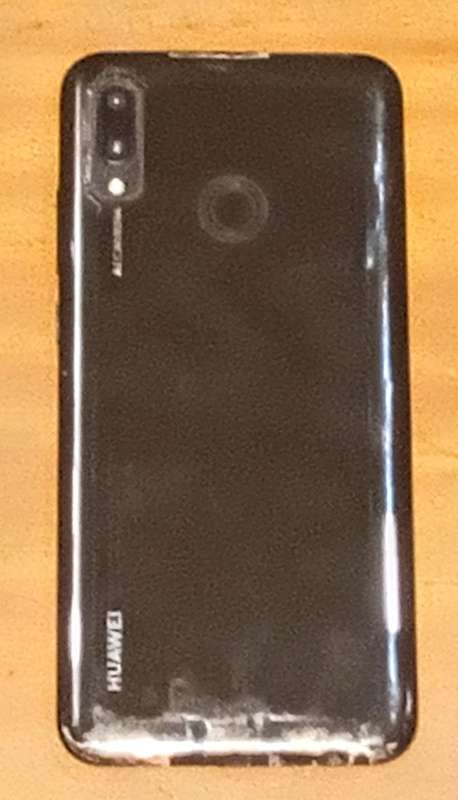 Huawei P30 Lite Cellphone. Screen Cracked