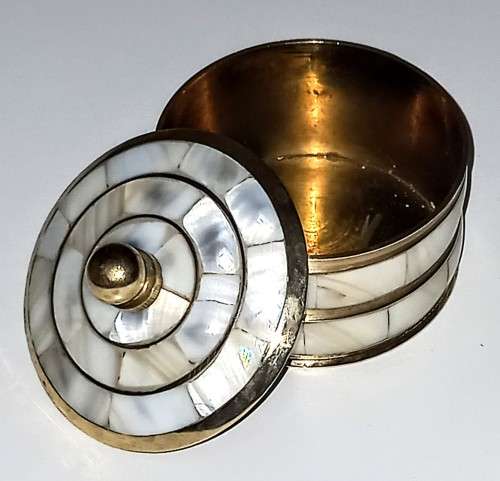 Vintage Stunning Solid Brass Mother of Pearl Trinket Holder. 7cm Diameter x 4cm Height with lid