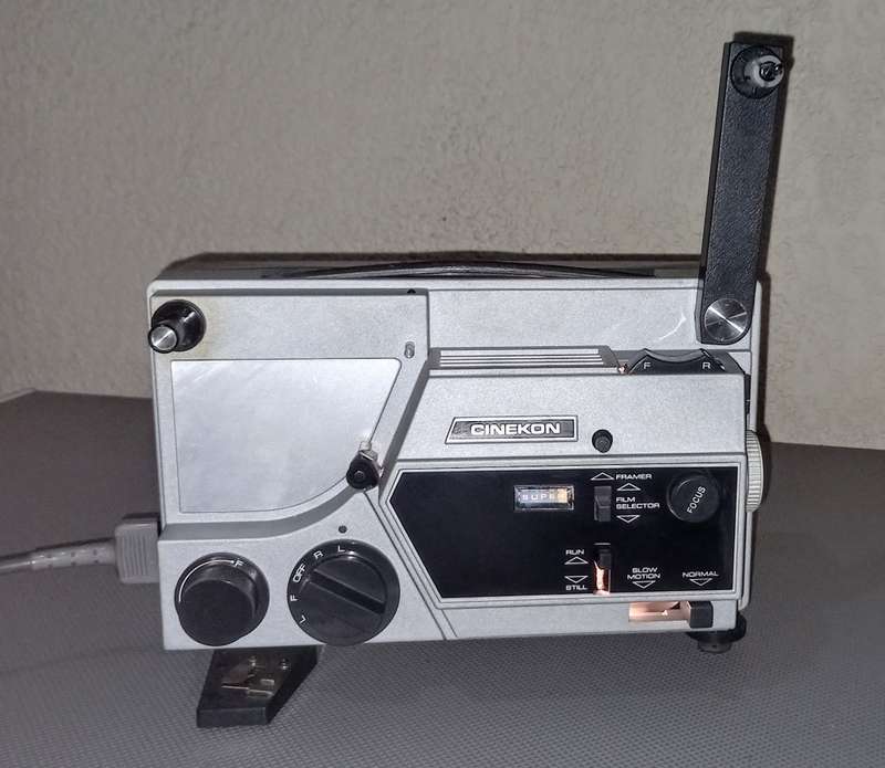 Cinekon INSTDUO IQSM 8mm Movie Projector in Working Condition