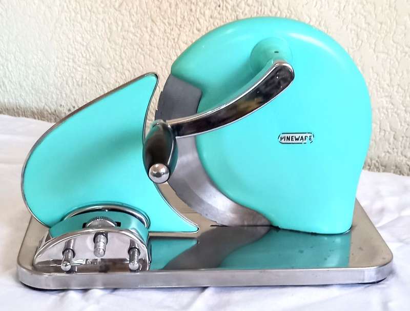 Beautiful Vintage Pineware Slicer in Pastel Colour in Working Condition