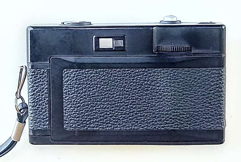 Halina Flash 300, 35mm Film Camera in Working Condition
