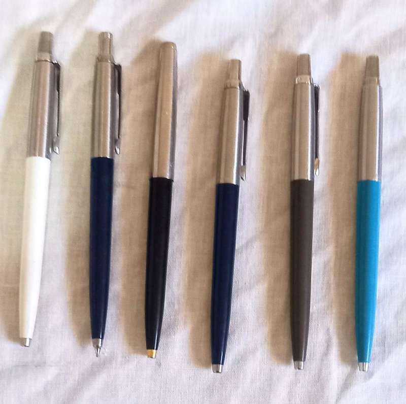 Parker Pen Collection. 12 x Pens. 1 x Pencil. 4 x Refills