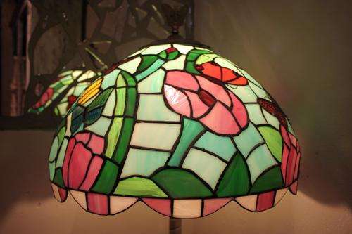 TIFFANY REPLICA ART NOUVEAU LAMP-BEAUTIFUL GLASS WORK