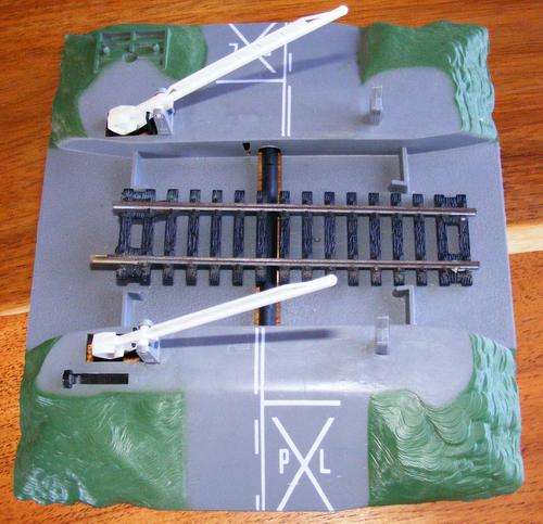 LIMA RAIL CROSSING