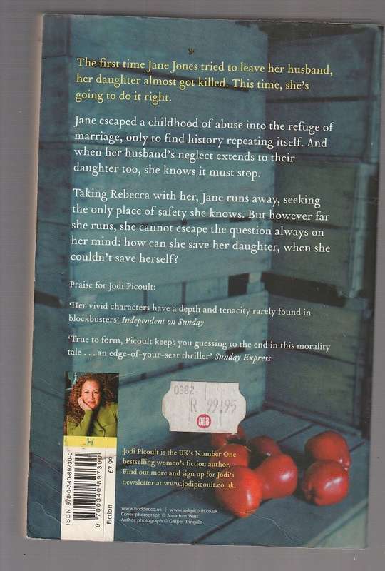 Songs of the Humpback Whale - Jodi Picoult (j) - Best selling drama
