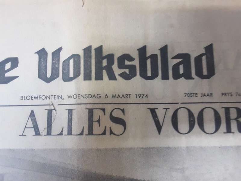 Lot van 5 Koerante Sien scans vir datums ens