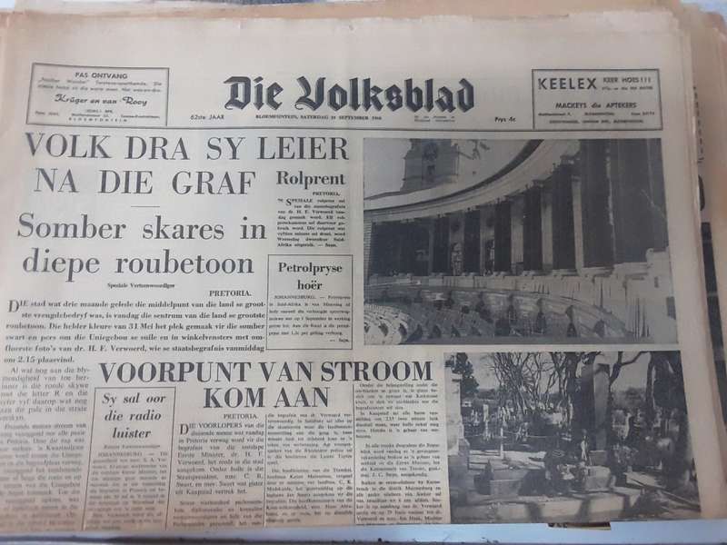 Lot van 5 Koerante - Sien scans vir datums ens (een gratis los bladsy)