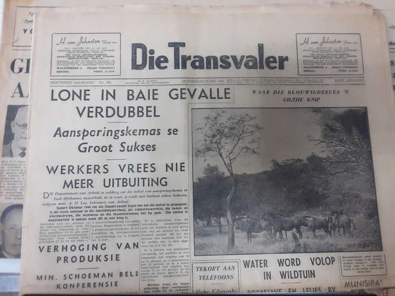 Lot van 5 Koerante - Sien scans vir datums ens (een gratis los bladsy)