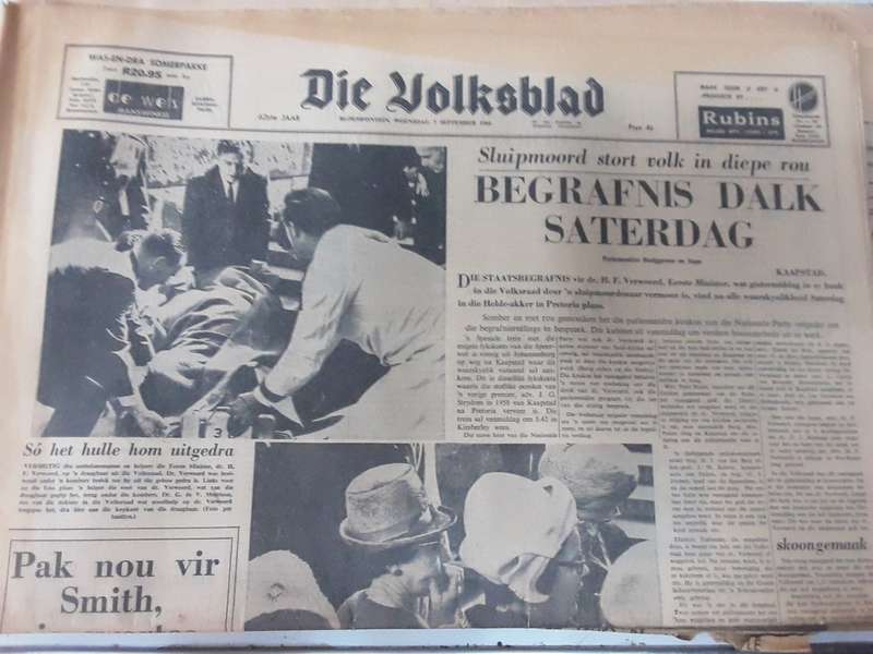 Lot van 5 Koerante - Sien scans vir datums ens (een gratis los bladsy)
