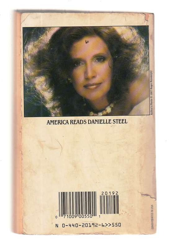 Kaleidoscope - Danielle Steel - What deep secret will forever alter Megan's life?