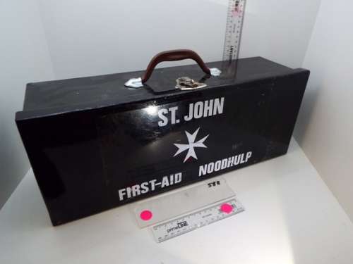 VINTAGE St John First Aid/Noodhulp kit