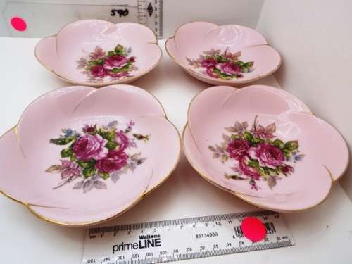 VINTAGE set of 4 pink CHERRY CHINA bowls with rose motief
