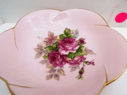 VINTAGE set of 4 pink CHERRY CHINA bowls with rose motief