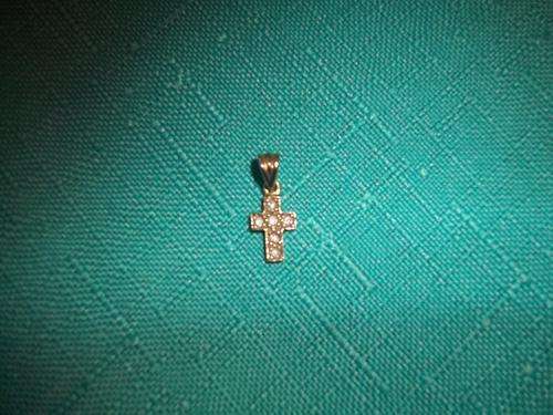 Gold pendant cross