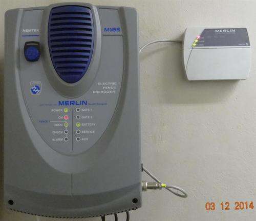 Nemtek "Merlin" M18S electric fence energizer PLUS keypad