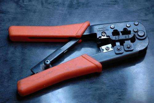 RJ45 / RJ12 / RJ11 crimping tool - make your own network and telephone cables !
