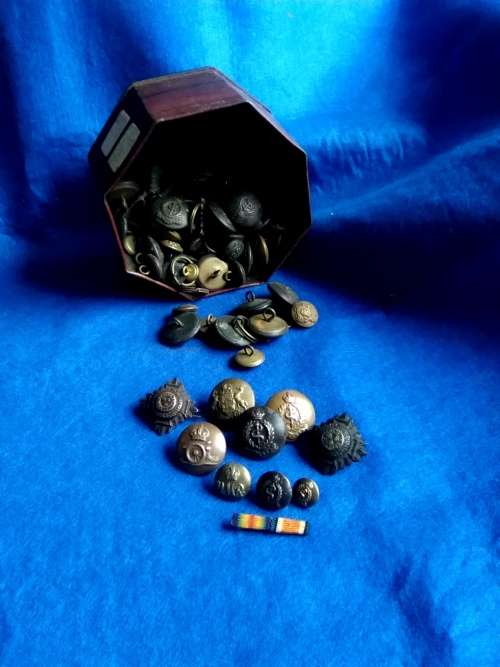 COLLECTION BRASS MILITARY BUTTONS