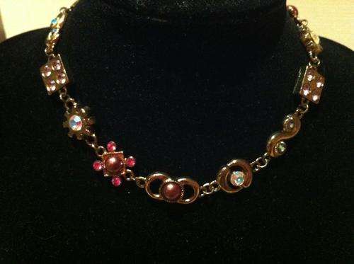 Vintage necklace! Even prettier than the picture.