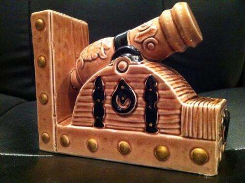 Norleans - Japan - Canon?! Very interesting. One-of-a-kind BOOK END.