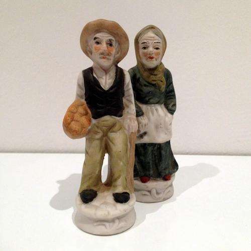 Set of 2 figurines - Old farmer & his wife (+/- 11.5cm) - Made in Taiwan - 1 BID FOR BOTH!