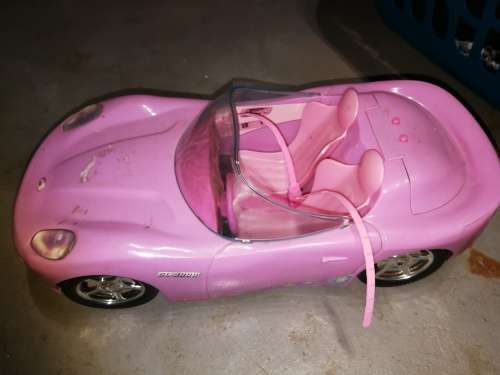 Car for Barbie dolls - starting at a low low R1!!!