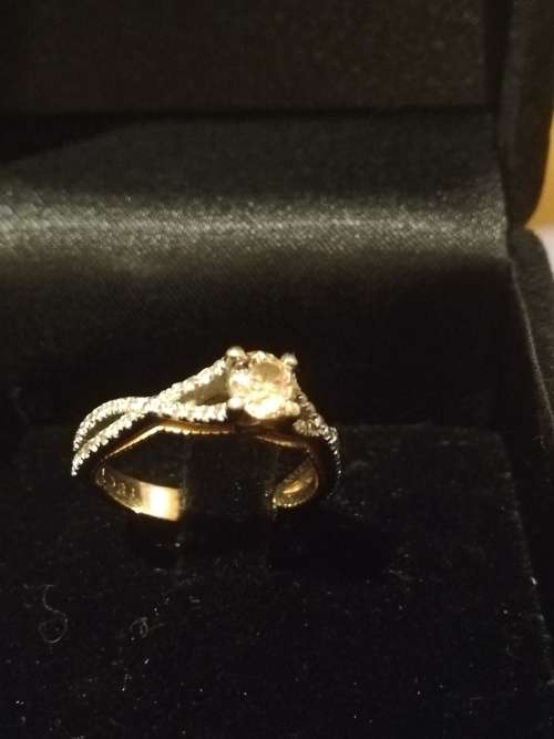 Ladies wedding/Engagement diamond Ring 18K gold