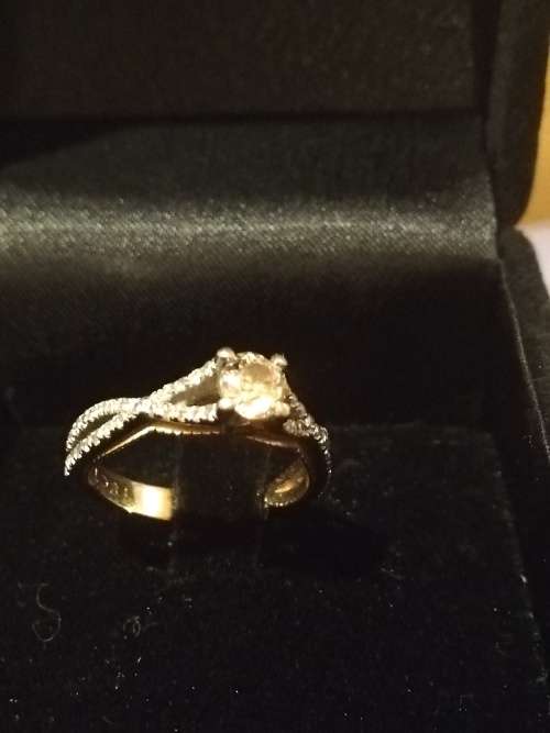 Ladies wedding/Engagement diamond Ring 18K gold