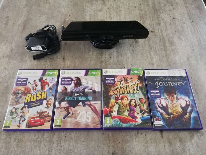 Xbox 360 Kinect Sensor + 4 Games