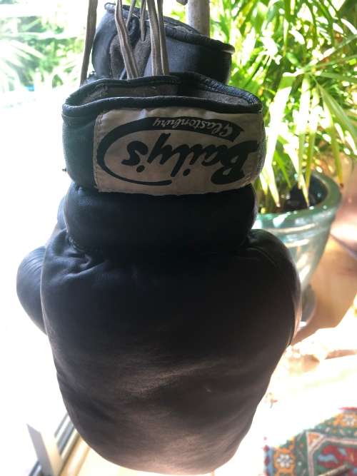 VINTAGE BOXING GLOVES - BAILY'S