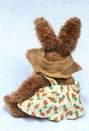 PICKFORD BRASS BUTTON BEARS COLLECTABLES "FLORA RABBIT HARE OF SERENITY"!!