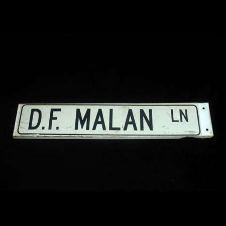 Straatnaambord Ou Suid - Afrika. D F MALAN LAAN. (Pretoria) (c1980) Africana.