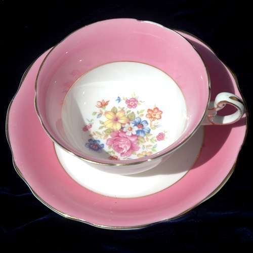 TEA DUO. BONE CHINA. FOLEY. England. Vintage (1950s). Pink.