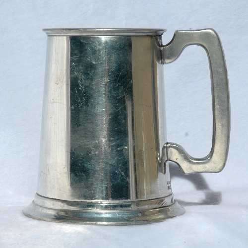 PEWTER BEER MUG WITH GLASS BOTTOM. Made by Seranco. 1 Pint.