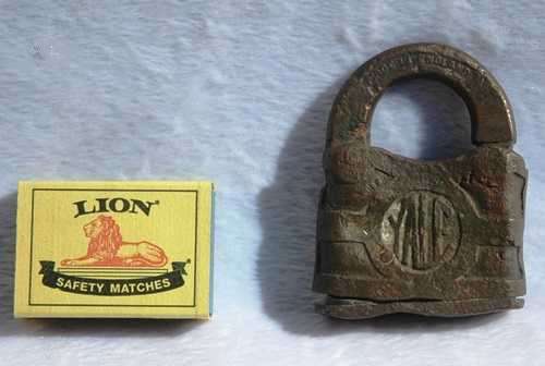 Yale padlock