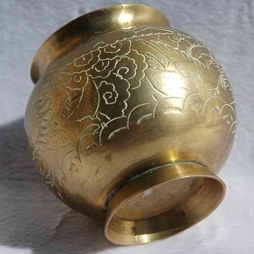 vase from the side