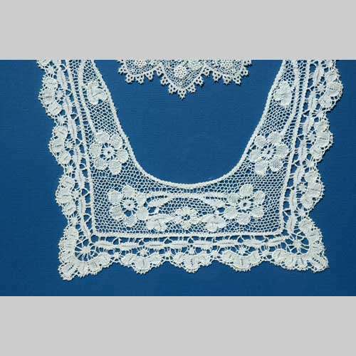 U shaped collar
