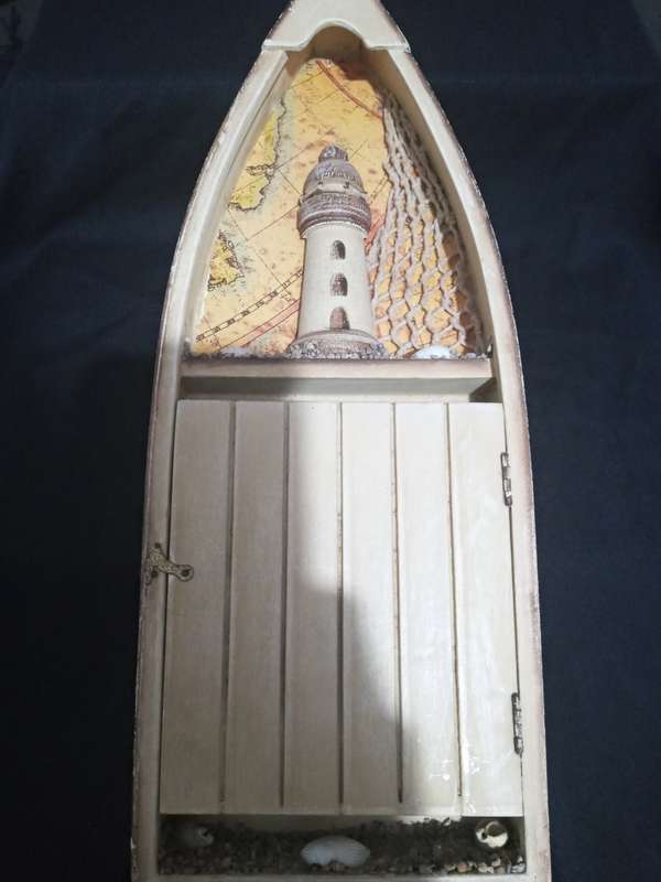 BEAUTIFUL Wooden boat shaped Key holder