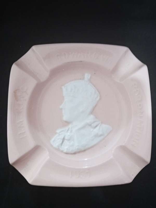 Vintage  1937 King Edward VIII Embossed ashtray