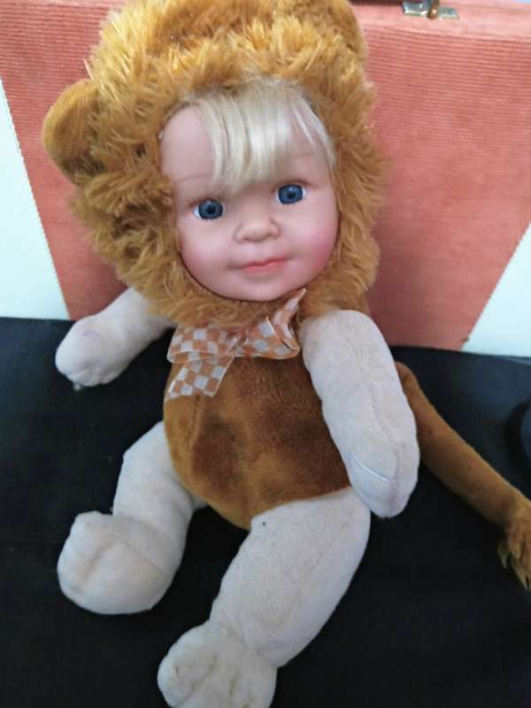Show Stopper Babes Wild Porcelian Plush Lion Costume Rare Doll