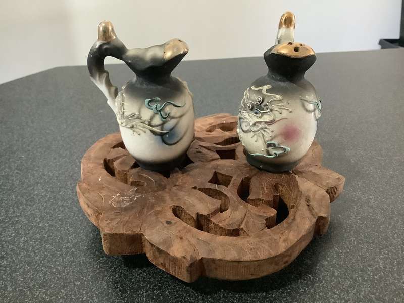 SET Vintage Moriage Gilt Dragonware Dragons Japan Salt & Pepper Shakers