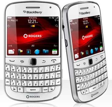 NEW BLACKBERRY 9900 WHITE IN BOX