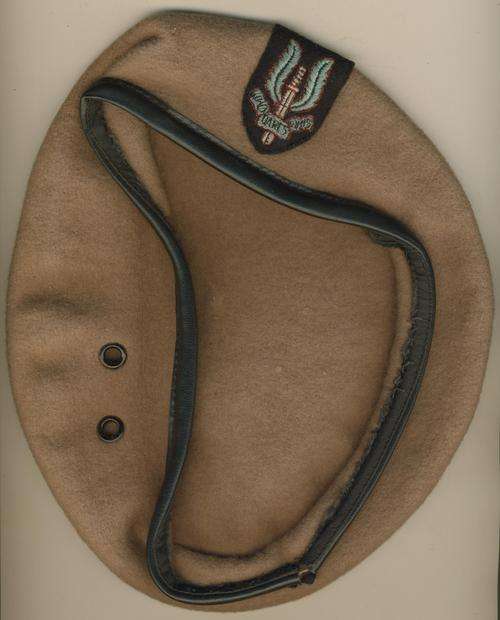 (A738) ORIGINAL!! Rhodesian SAS (Special Air Service) BERET WITH BADGE - EXTREMELY RARE!!